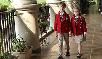 天氣越來(lái)越冷了，如何正確選擇冬季專(zhuān)業(yè)校服生產(chǎn)廠家呢