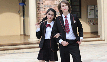 2019年兩會期間提出“改進(jìn)校服美感”的提案，哈馬校服定制企業(yè)認(rèn)為，校服新時代要開啟了！