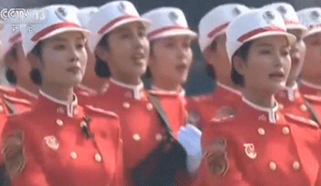 慶祝祖國70華誕慶典，群眾游行服裝設(shè)計(jì)別具匠心，帶動(dòng)“校服定制”產(chǎn)業(yè)設(shè)計(jì)新方向