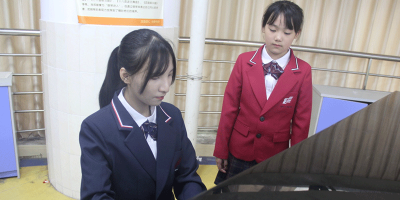 貴族學(xué)校校服訂做 貴族學(xué)校校服訂做