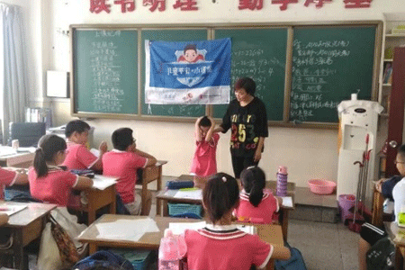 校服定做 校服定做