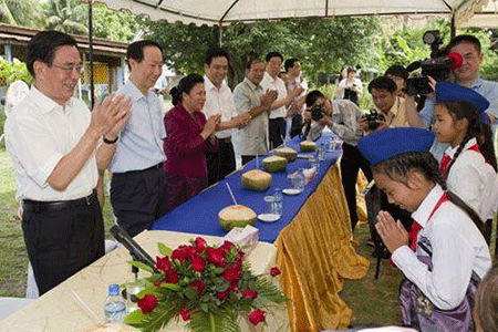 校服定制 校服定制