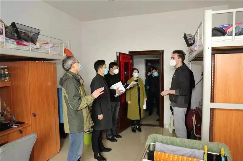 中小學(xué)生校服廠家 中小學(xué)生校服廠家