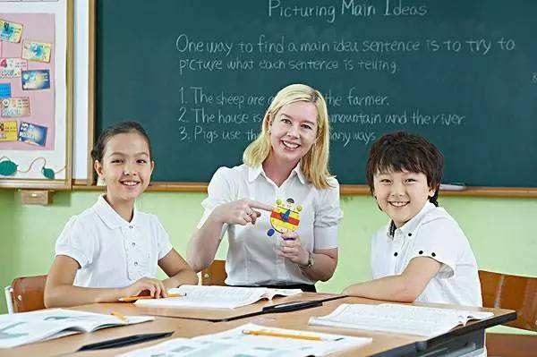 校服定做 校服定做