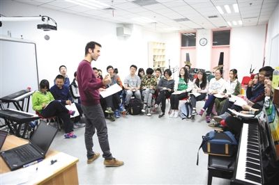 校服生產(chǎn)廠家 校服生產(chǎn)廠家