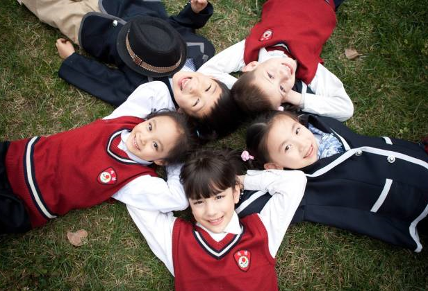 校服生產(chǎn)企業(yè),校服定制 校服生產(chǎn)企業(yè),校服定制