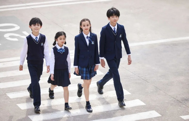 東莞校服定制廠家,校服設(shè)計(jì) 東莞校服定制廠家,校服設(shè)計(jì)