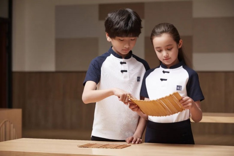 東莞校服定制廠家,校服設(shè)計(jì) 東莞校服定制廠家,校服設(shè)計(jì)