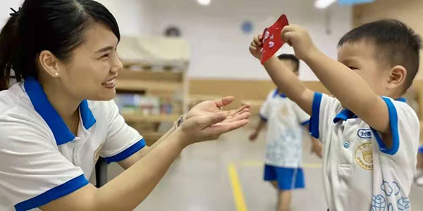 園服定制生產(chǎn)廠家,幼兒園校服定制 園服定制生產(chǎn)廠家,幼兒園校服定制