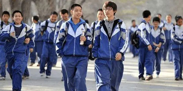 校服生產(chǎn)企業(yè),校服定制