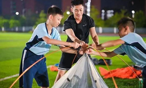 校服定制，校服生產(chǎn)廠家