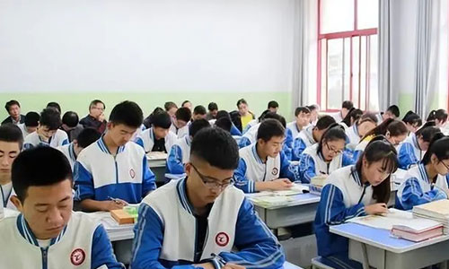 定制校服，校服生產(chǎn)廠家