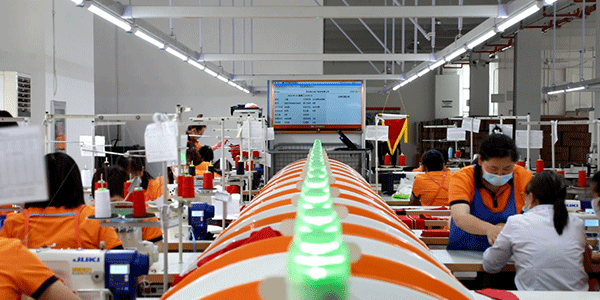 校服生產(chǎn)企業(yè)，校服定制