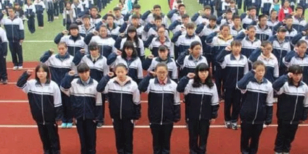 校服生產(chǎn)廠家，校服定制