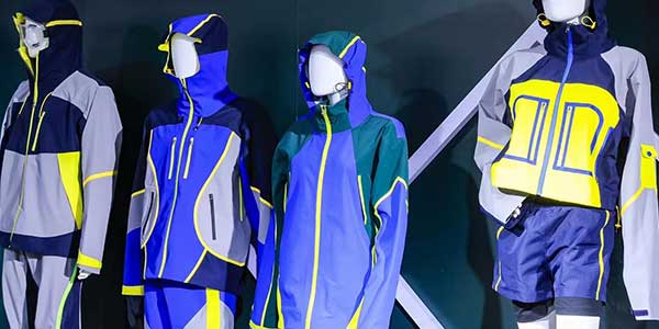 校服生產(chǎn)廠家，定制校服