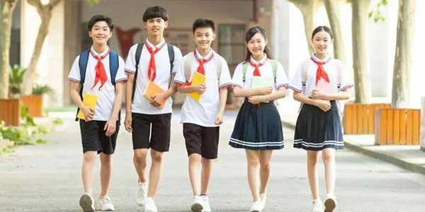 校服生產(chǎn)企業(yè)，定做校服